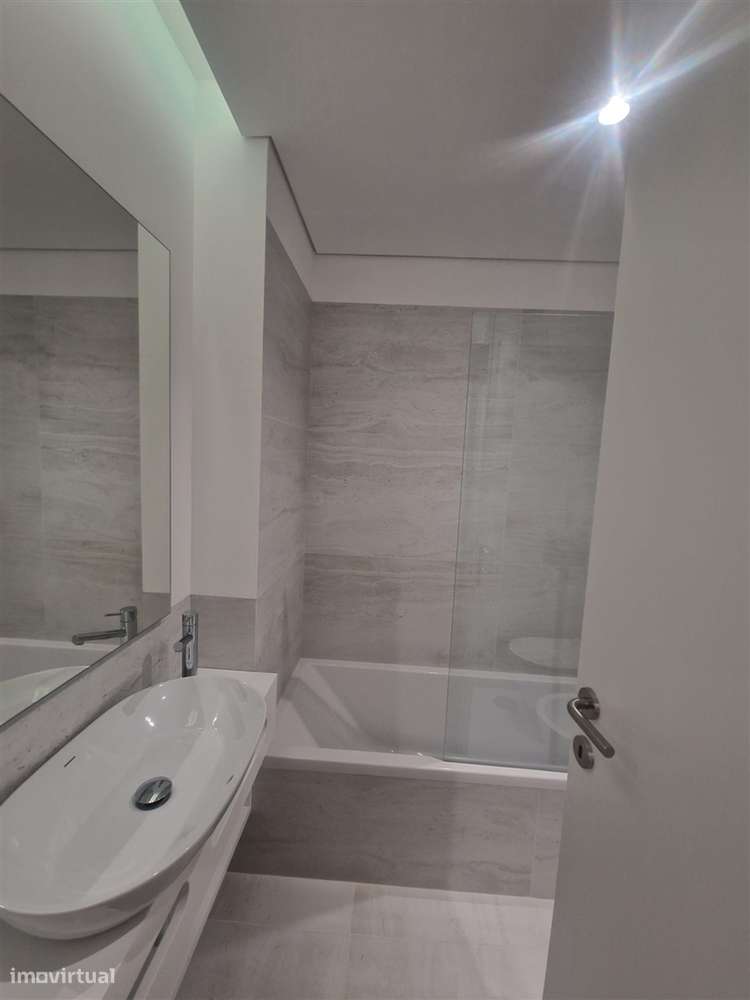 Apartamento T3 totalmente remodelado, Boavista-25
