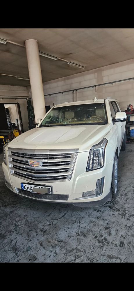 Cadillac Escalade 6.2 V8 ESV Platinum 2015