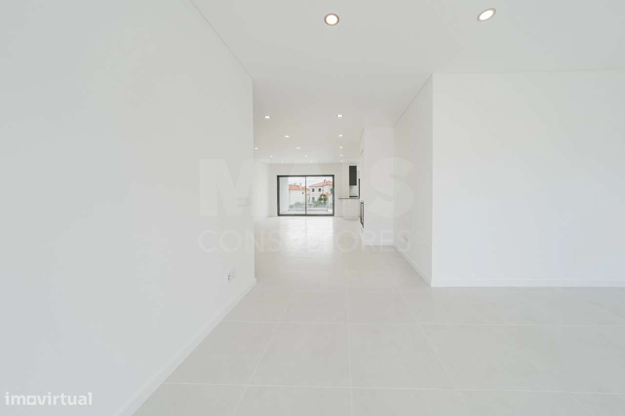 Moradia T3 Nova C/ Vista Mar, Piscina e Garagem, Areia Branca, Lour... - Grande imagem: 4/35