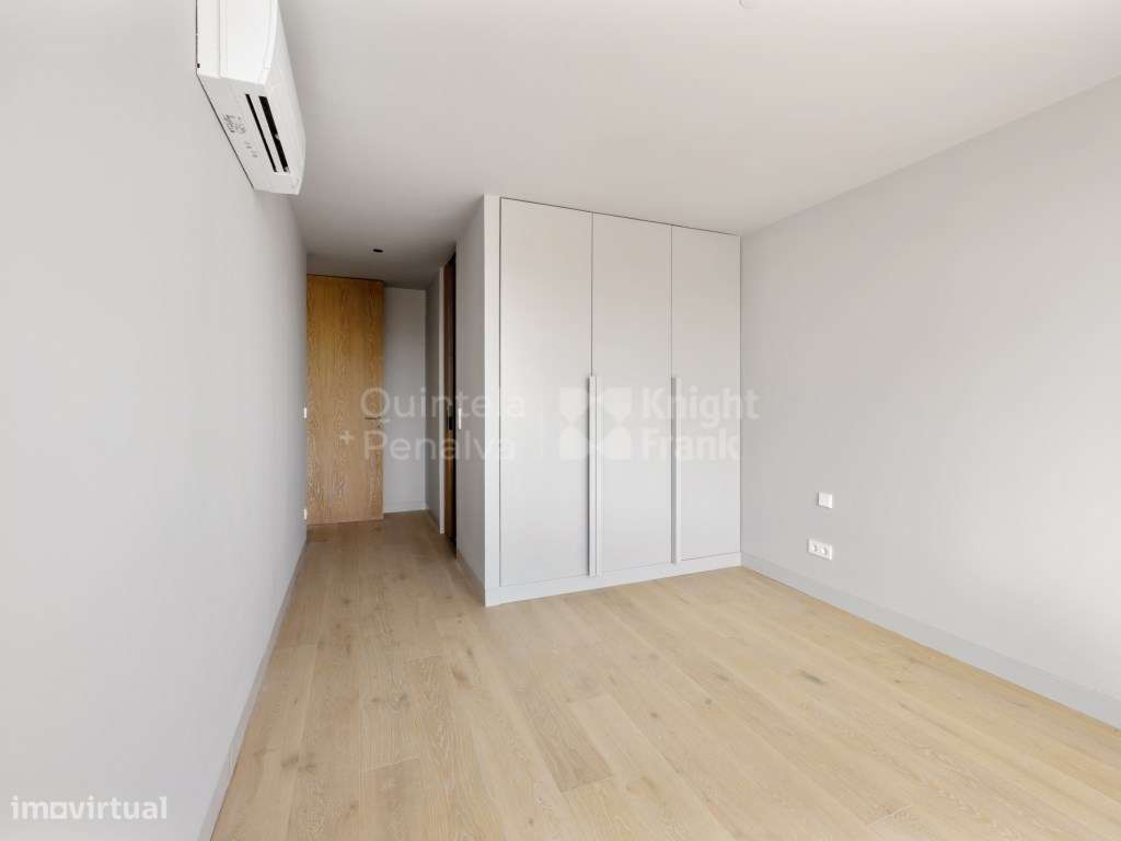 Apartamento T2 com estacionamento à venda nas Avenidas Novas-19