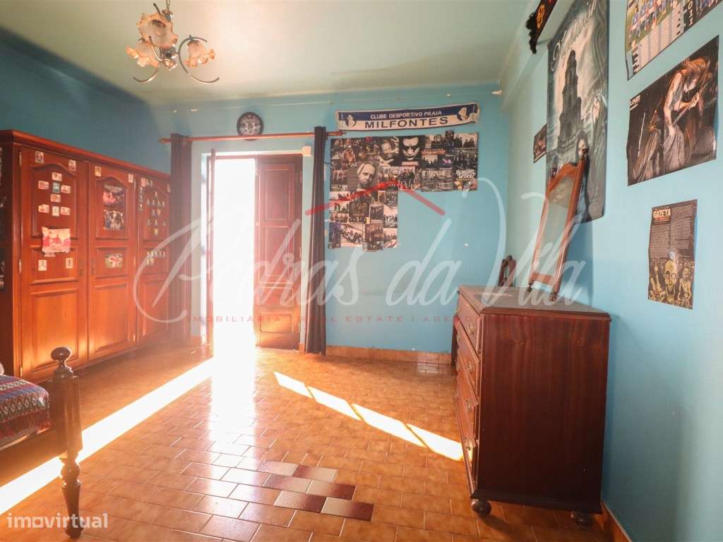 Excelente moradia T5 com anexo, quintal e garagem - Vila Nova de Mi...-34