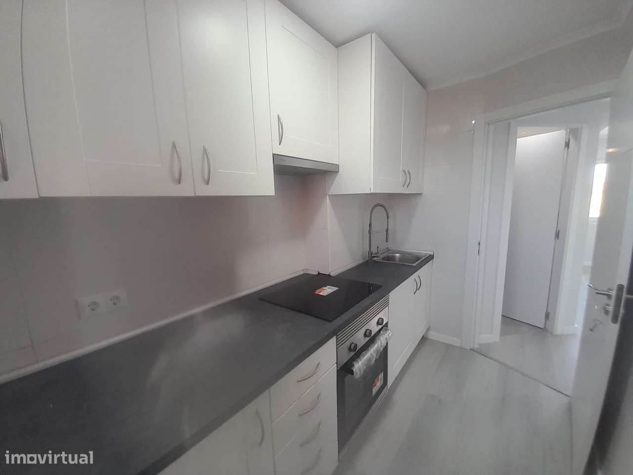 T2 na Pontinha - Totalmente remodelado - a 10 minutos do metro - Grande imagem: 4/24