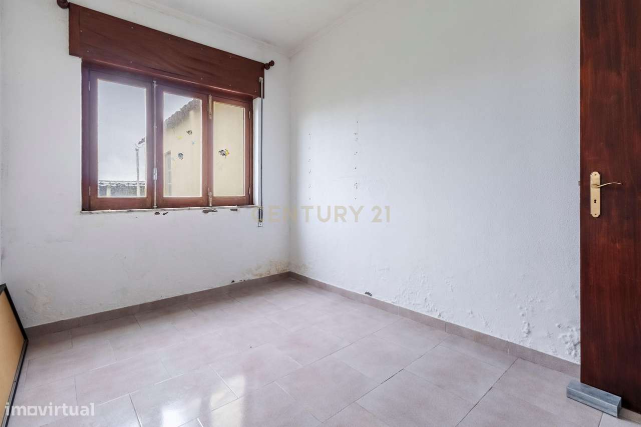 Moradia T2 para renovação | Lote 1.000 m² | São Francisco, Alcochete |-17