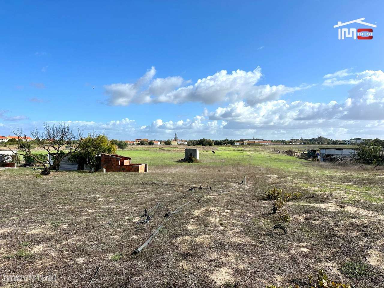Terreno para Cultura Arvense, vinhas e damasqueiros com Anexo de 30m2 - Grande imagem: 3/37