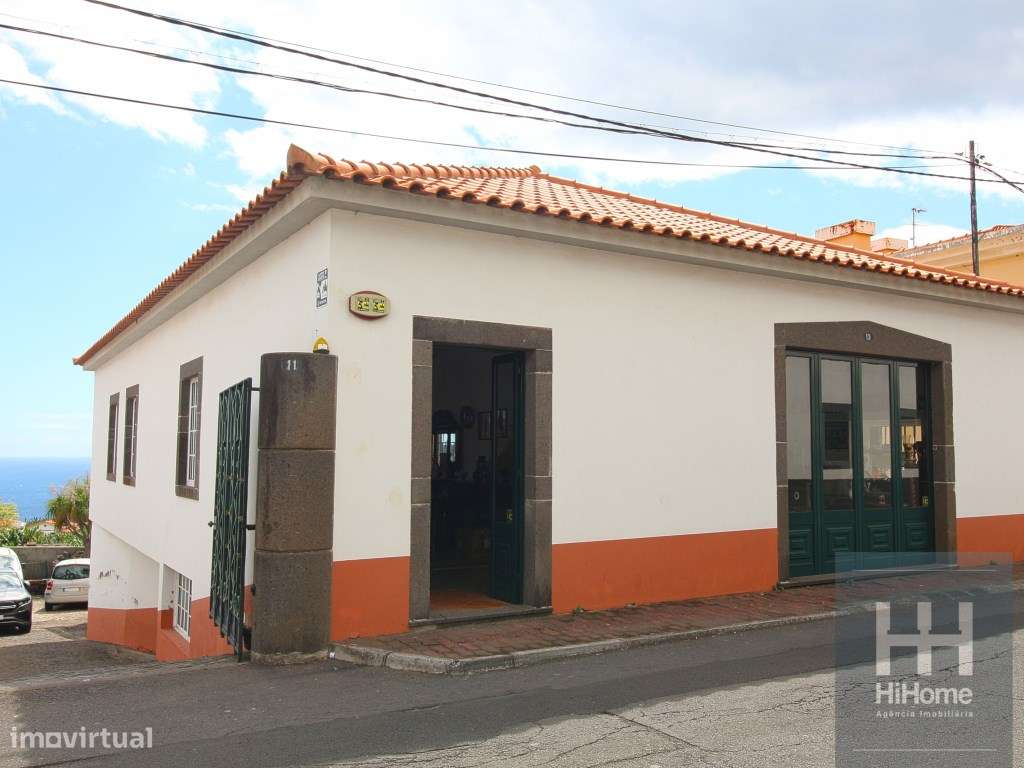 Moradia T6+2 com Espaço comercial em Câmara de Lobos - Grande imagem: 2/31