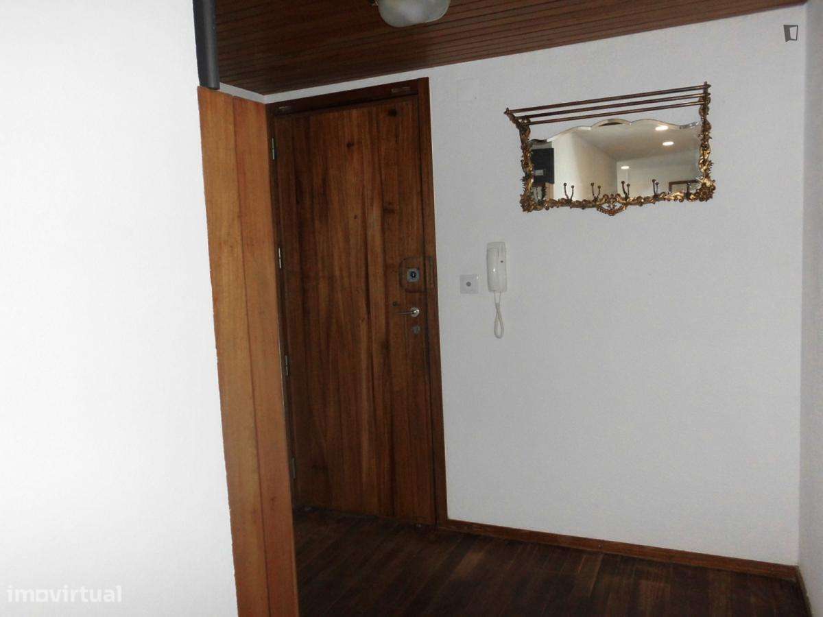 Quarto - localizado em Paço de Arcos Lisbon - Grande imagem: 5/7