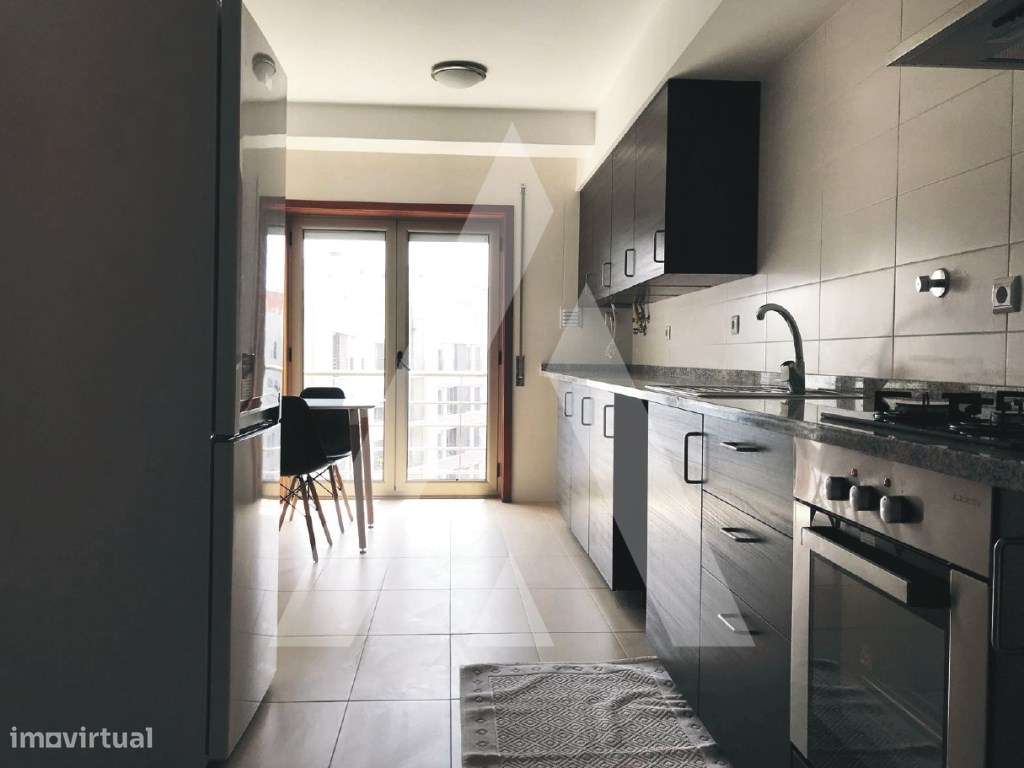 Apartamento T2 localizado perto do Centro comercial Glicínias!-12