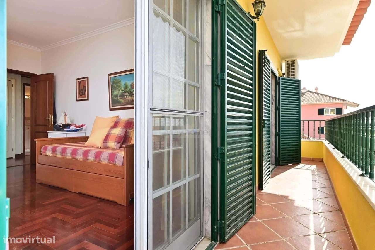 Apartamento T2 | Terraços | Garagem | Condomínio Privado | Manique-12