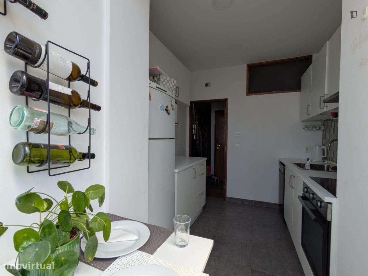 Quarto - localizado em Mafamude Porto - Grande imagem: 5/10