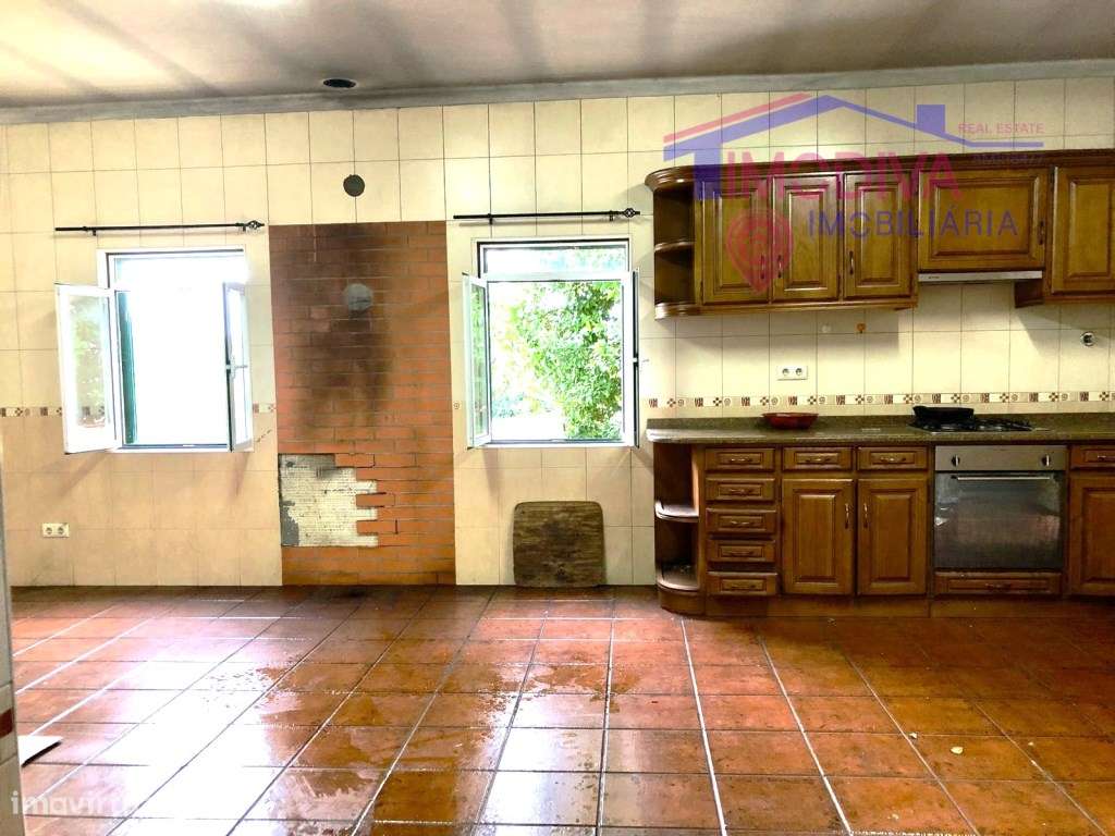 Moradia T4 localizada a 2 minutos do centro da Vila de Castanheira ... - Grande imagem: 5/35