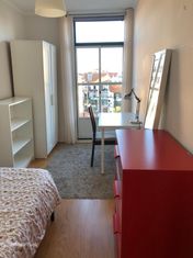 430175 - Quarto com cama de solteiro, com varanda, em apartamento...