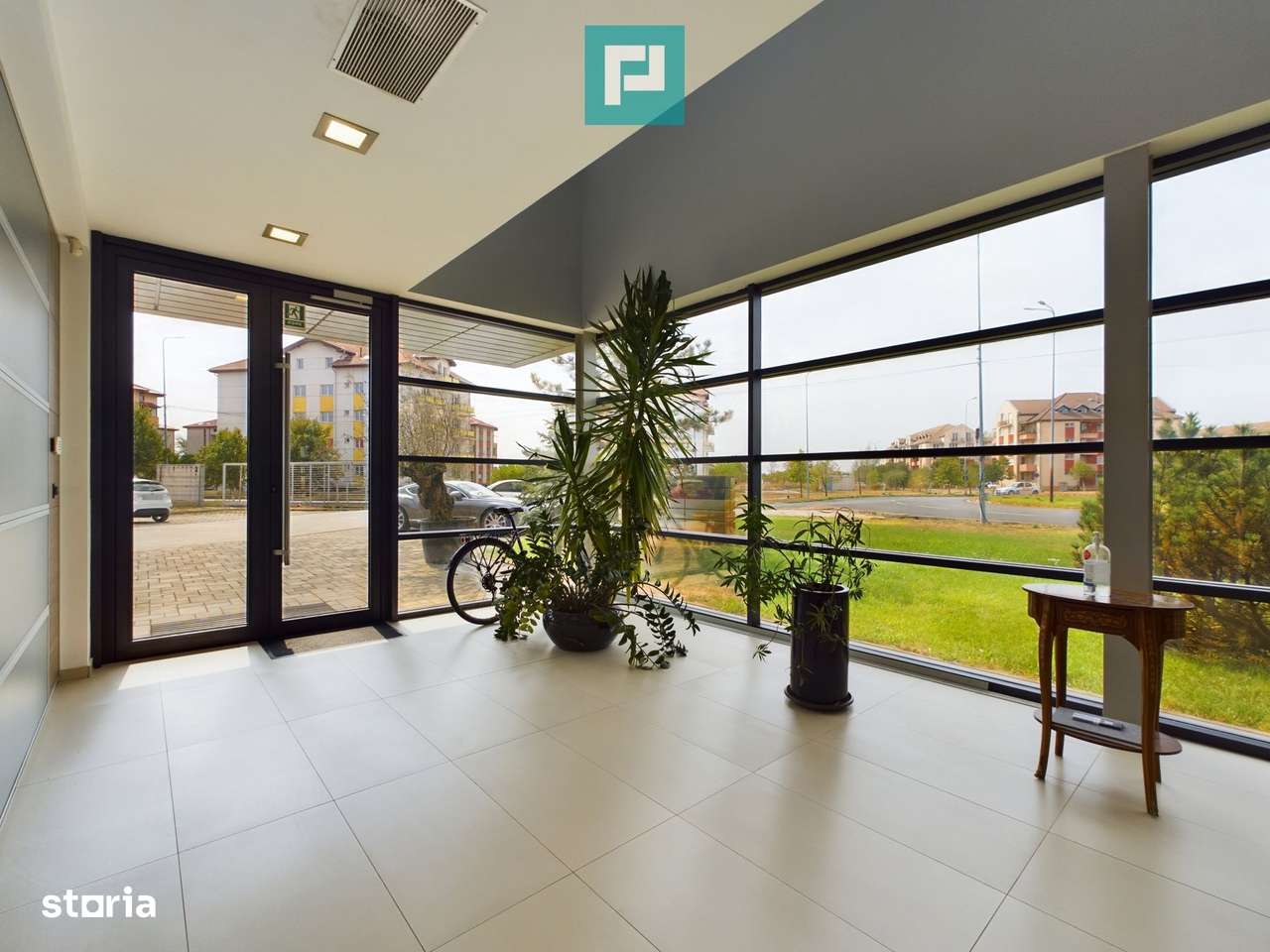 Clădire modernă pentru birouri 340 mp - Imagine principală: 4/20
