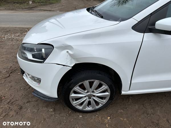 Volkswagen Polo 1.6 TDI Blue Motion Technology Comfortline - 14