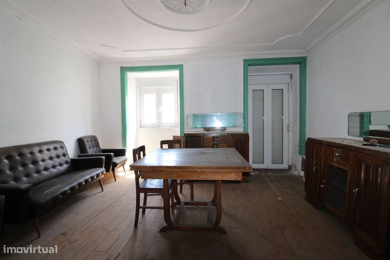Prédio para remodelar, com projeto / Louriçal /Pombal - Grande imagem: 5/13