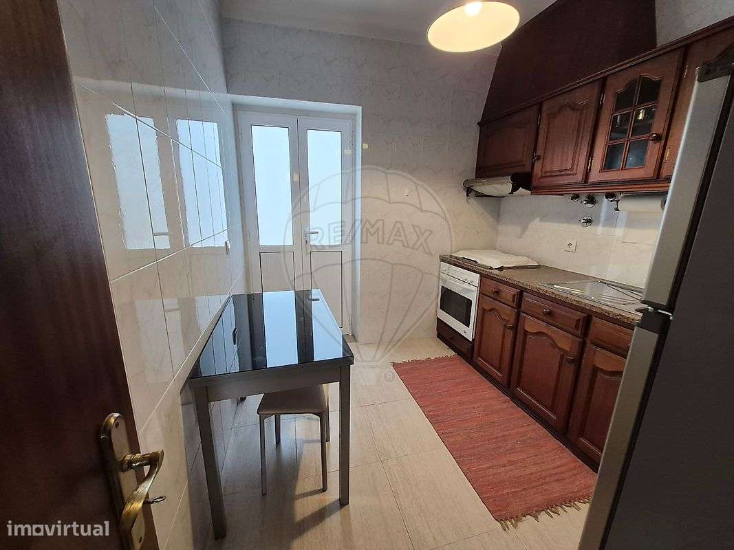 Apartamento T2 para arrendamento - Grande imagem: 2/17
