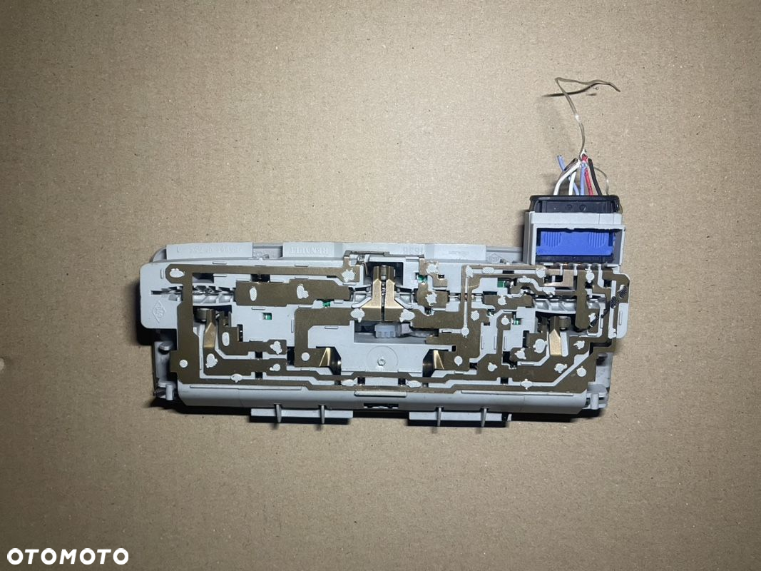 8200003036 lampka podsufitki renault laguna II 2 - 2