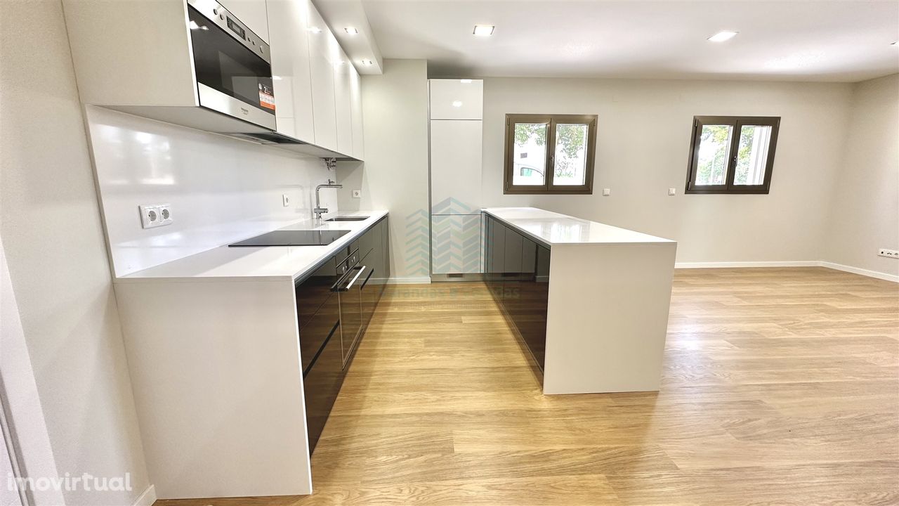 Excelente apartamento T2 Novo em Santa Maria dos Olivais - Tomar