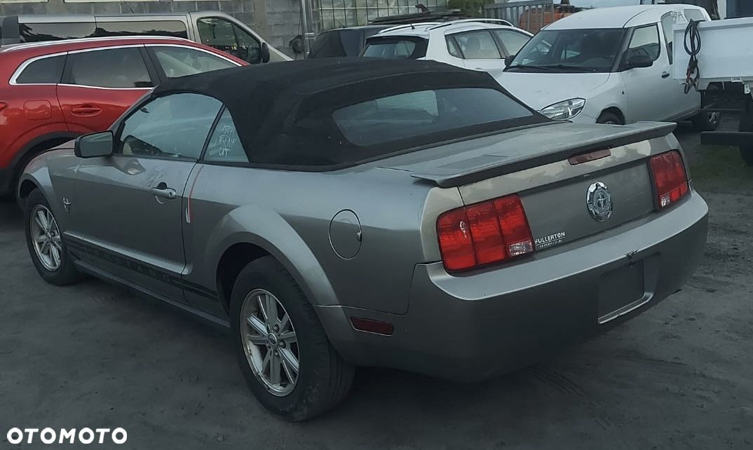 Ford Mustang 4.0 V6 - 1