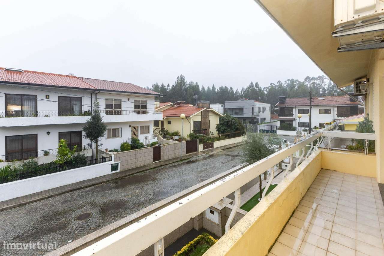 Moradia T4 na Maia – Renovada, 3 Frentes, Terraço e Garagem a...-24