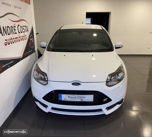 Ford Focus 2.0 EcoBoost ST c/ Pack Pele Exclusiva - 7