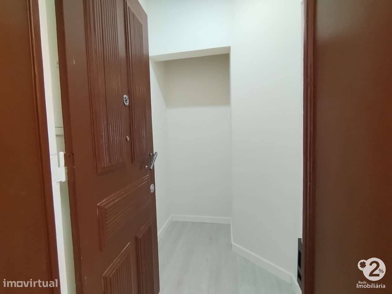 Apartamento T2 totalmente remodelado na Penha de França – pronto a...-24