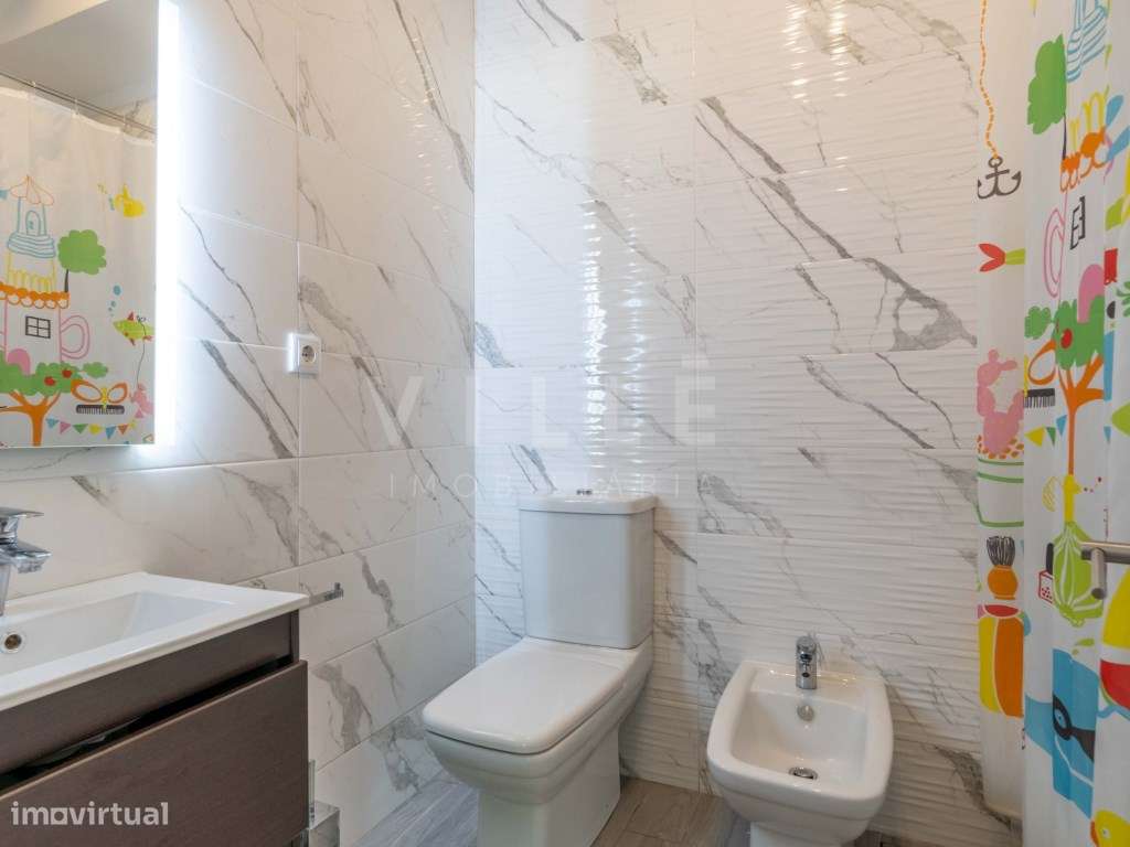 Apartamento T4+1 | Condomínio Fechado | Campo Alegre | Porto-26