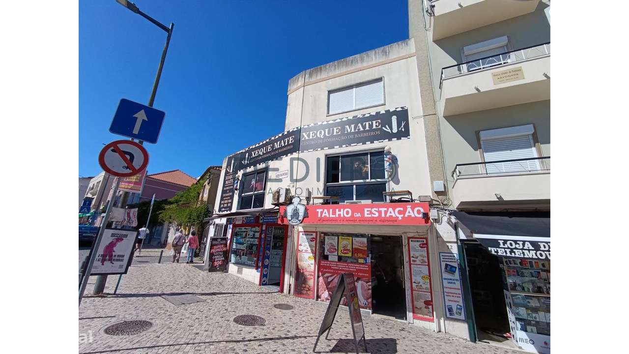 Loja 30 m2 Centro de Mem Martins-1