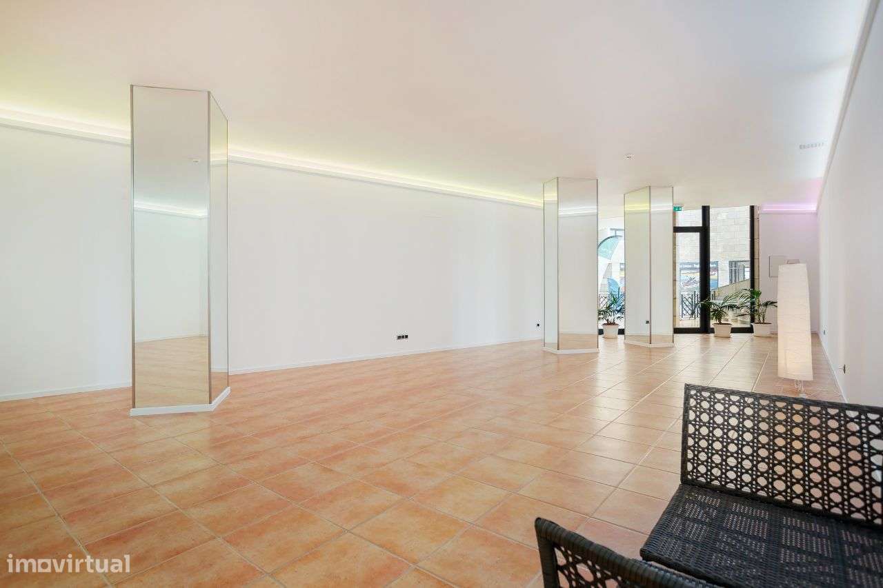 Vende-se espaço comercial em frente ao Mar - Lagos - Algarve - Grande imagem: 5/48