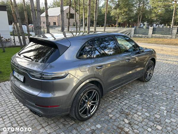 Porsche Cayenne Standard - 2