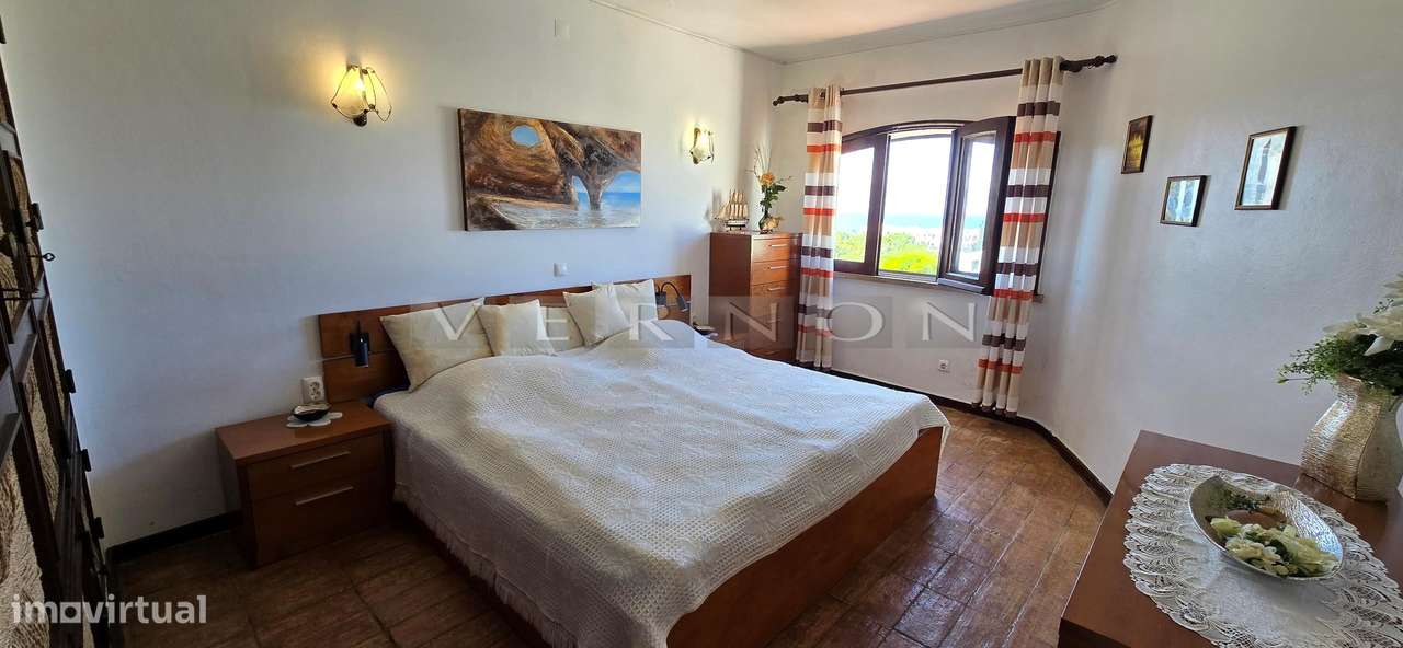 Algarve, Apartamento T2 semi-renovado com vista mar e estacionamento c-23