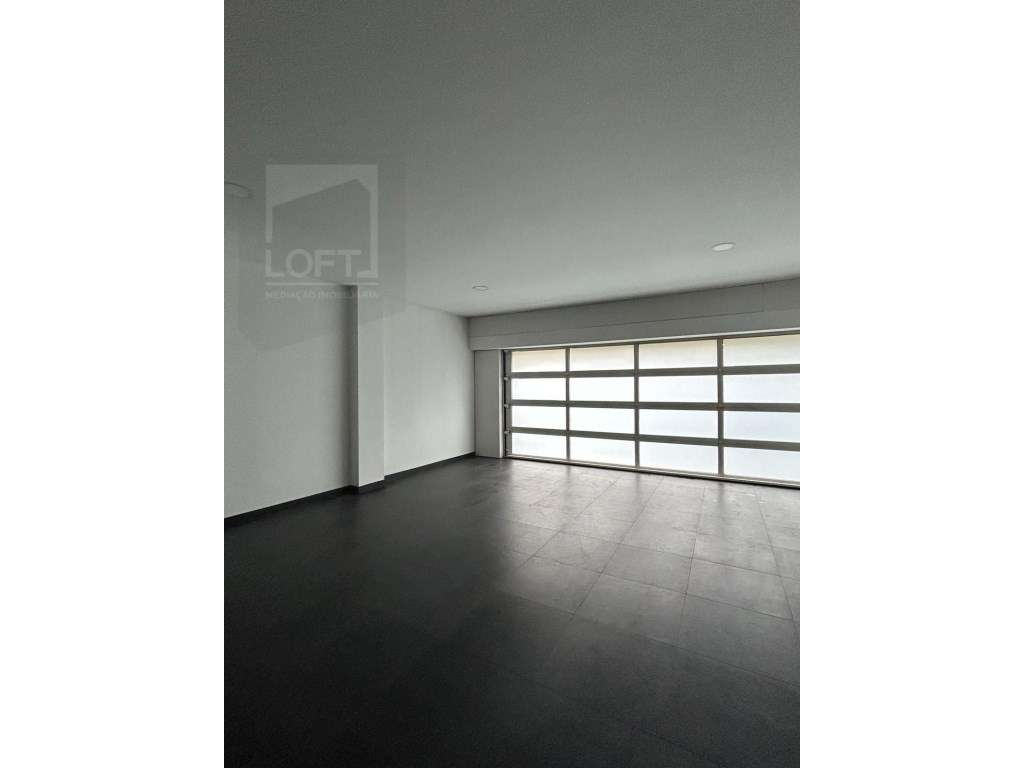 Moradia Geminada V5 p/ Venda em Guimarães-22