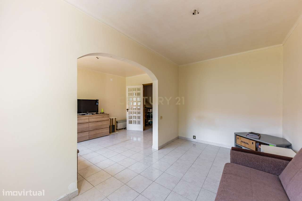 Apartamento T4 convertido em T3 | Mira-Sintra-4