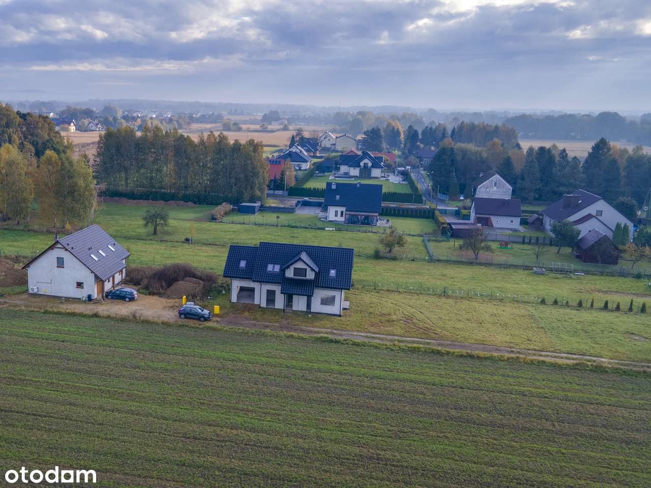 Nowoczesny dom 147,7 m² z garażem w spokojnej okolicy-1