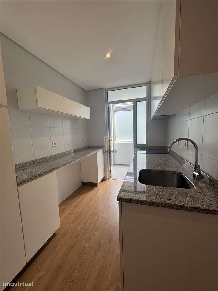 Apartamento T3 com garagem em Paranhos, Porto, para arrendamento - Grande imagem: 4/26