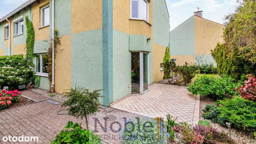 Uroczy dom szeregowy z ogrodem-17