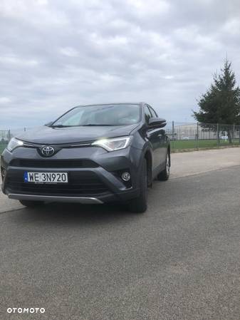 Toyota RAV4 - 1