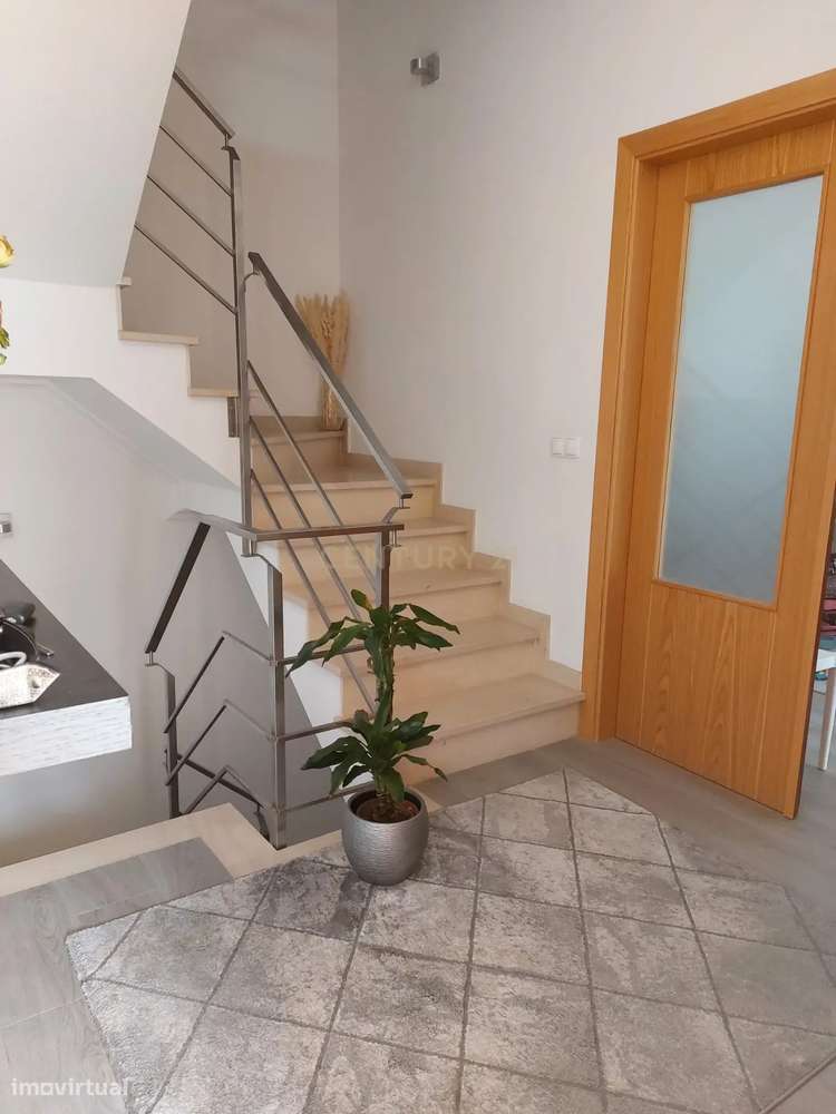 EXCELENTE MORADIA No CABEÇO do ARRAIAL, ÉVORA, com Cave (garagem Grand-5