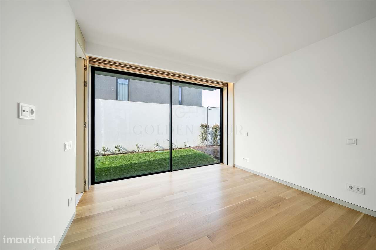 Moradia T4 de Luxo em Canidelo com Vista Mar | Golden Hour Real Estate-44