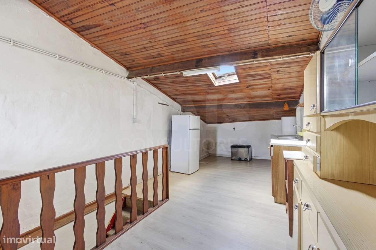 Moradia para recuperar no centro de Tomar - Grande imagem: 5/20