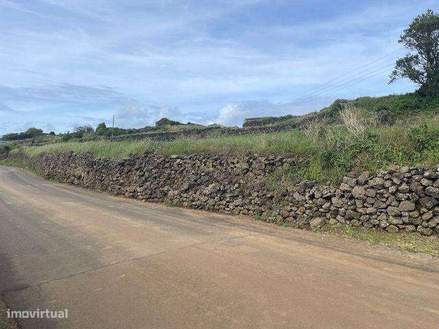 Terreno com grande frente para construção no Vale Farto - Praia da Vit - Grande imagem: 3/6