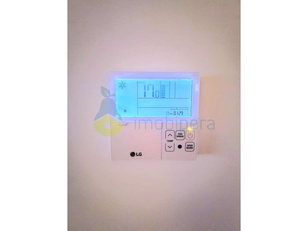 Excelente apartamento localizado, num 1º andar, na famosa Avenida D...-11