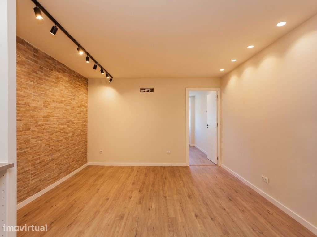 Oportunidade no Centro Histórico | T1 totalmente renovado - Grande imagem: 3/20