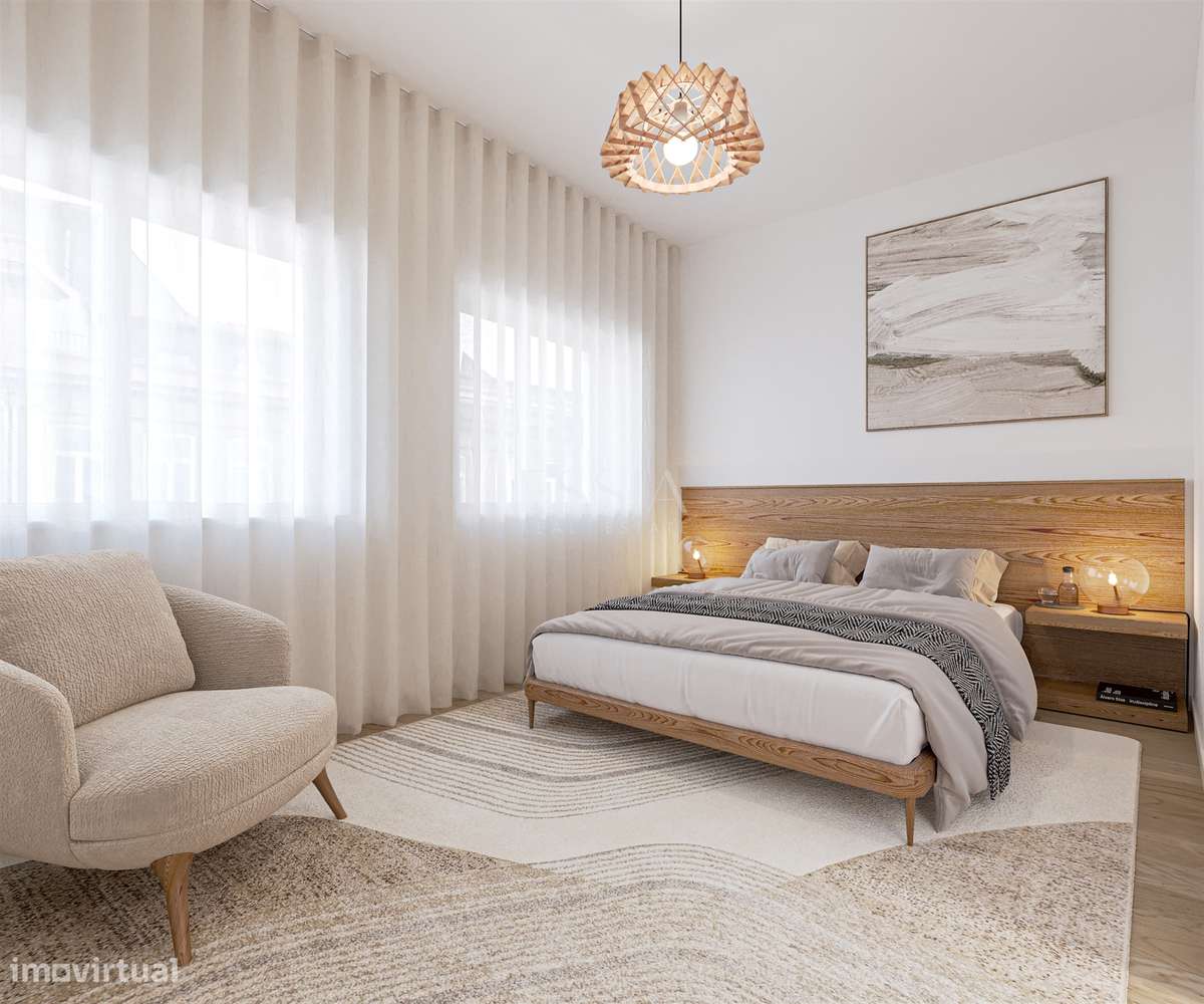 Marquês | Moradia Triplex T3+1 com 2 Garagens e Varandas-19