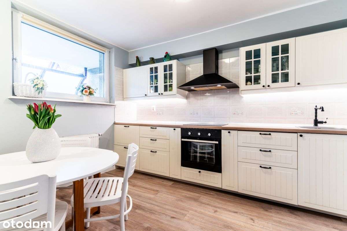 Nietuzinkowe dwupoziomowe mieszkanie w Helu!-2