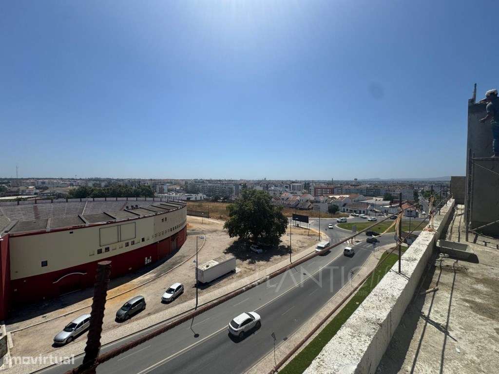 Apartamento T5 Dúplex Montijo-13
