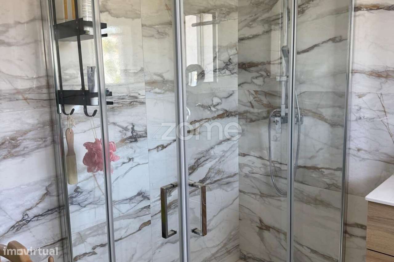 Moradia T4 com 2 Suites-19