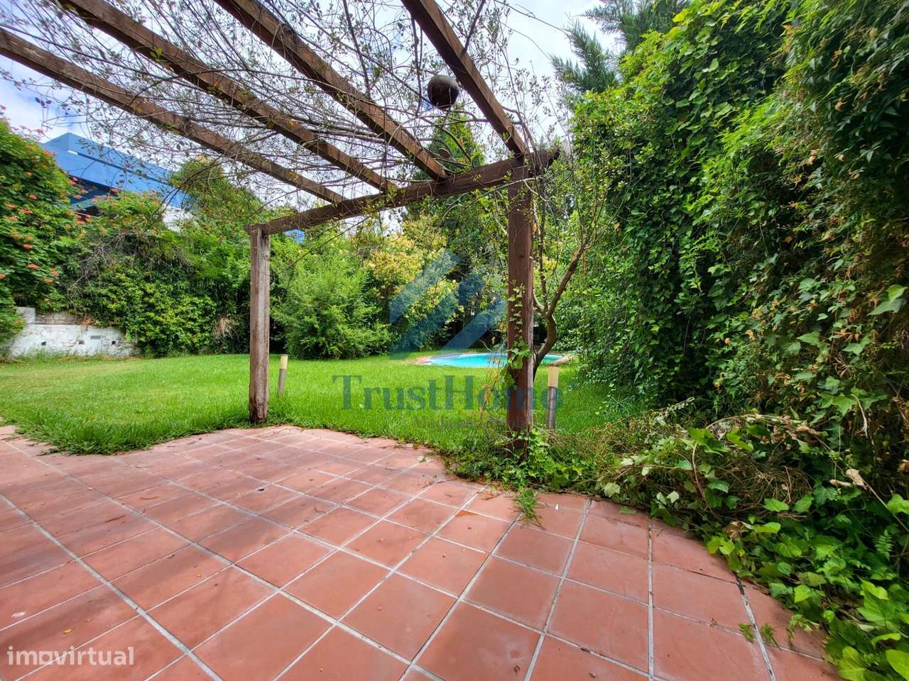 MoradiaV5 com jardim, piscina e ginásio no centro de Coruche-51