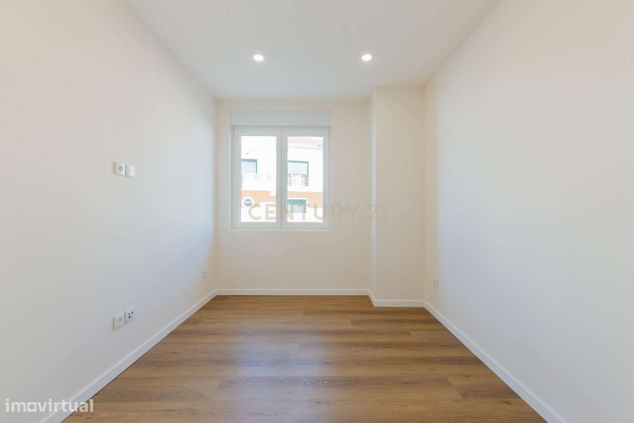 Apartamento T3 moderno e espaçoso no coração do Pinhal Novo-25