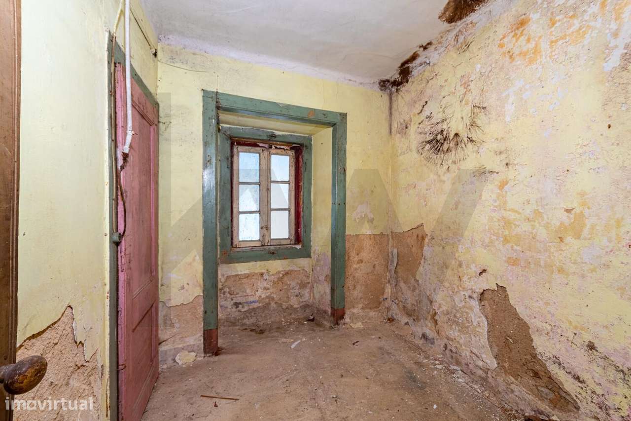 PRÉDIO EM RUÍNA c/ 3 APARTAMENTOS - 230 M2 - CANEÇAS - Odivelas - Grande imagem: 5/20