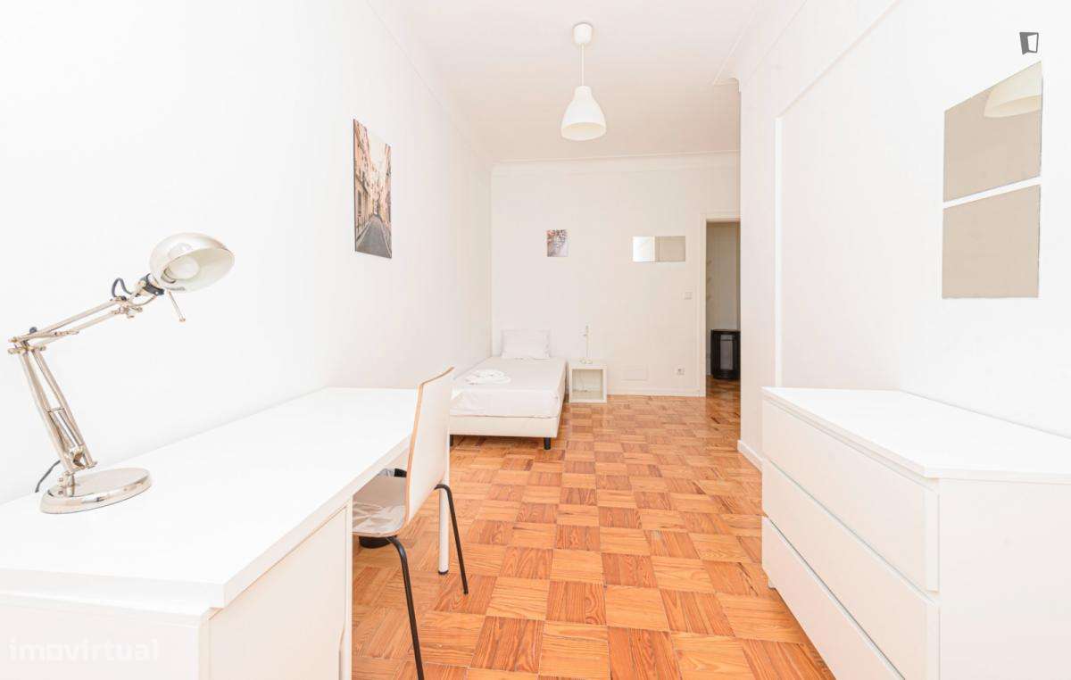 Quarto - localizado em Sete Rios Lisbon - Grande imagem: 5/6